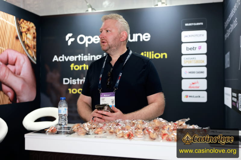 Shawn Porat Founder of OpenFortune at SBC Summit 2026 Lisbon photo 2